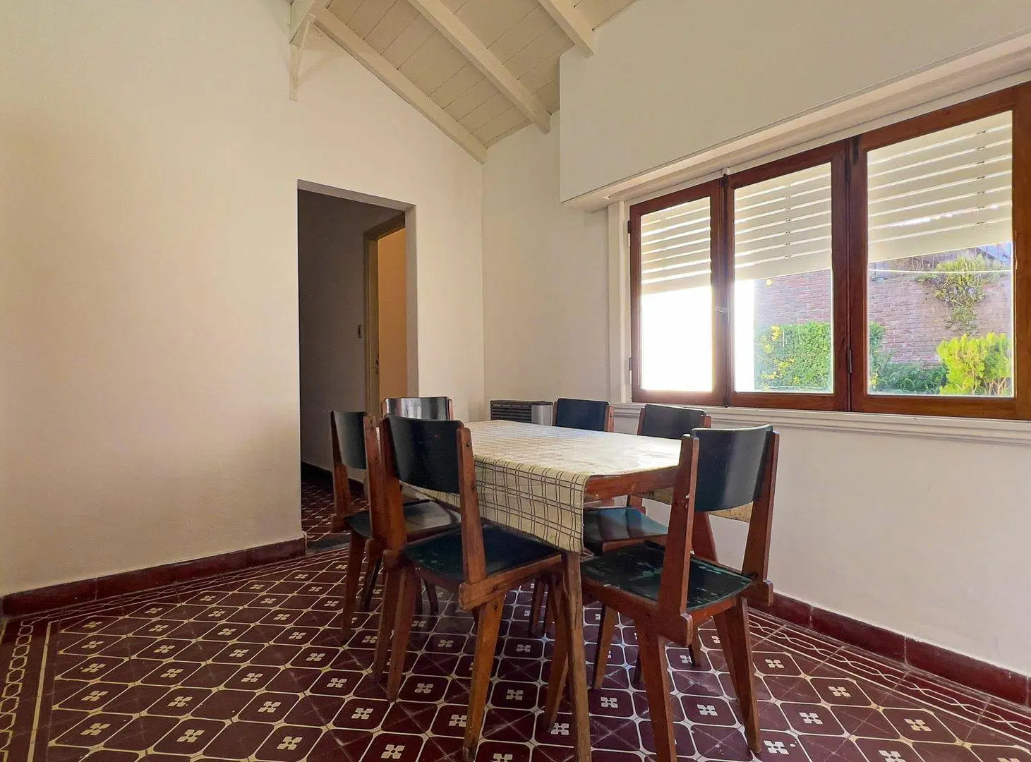 Venta Chalet 5 Ambientes mas PH en Punta Mogotes 4