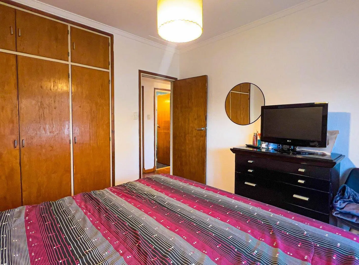 VENTA CASA 4 AMBIENTES CON PATIO BARRIO CAISAMAR. 4