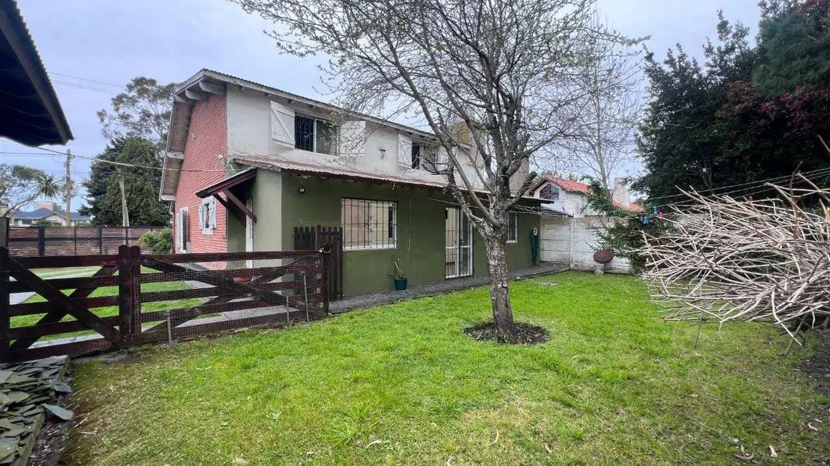 Venta casa 3 ambientes Acantilados con Parque 4