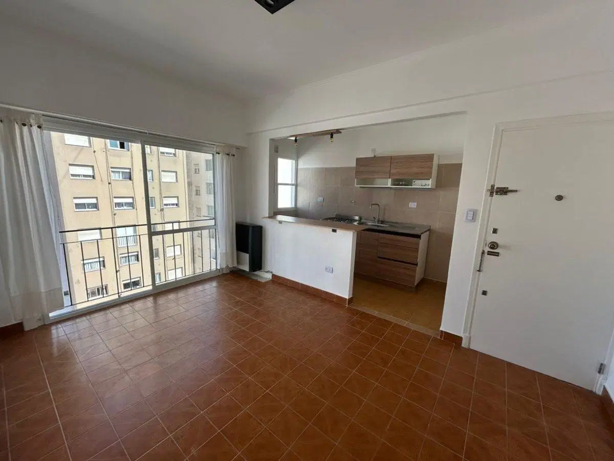 VENTA DPTO 2 AMB PLAZA MITRE CONTRAFRENTE ABIERTO 1