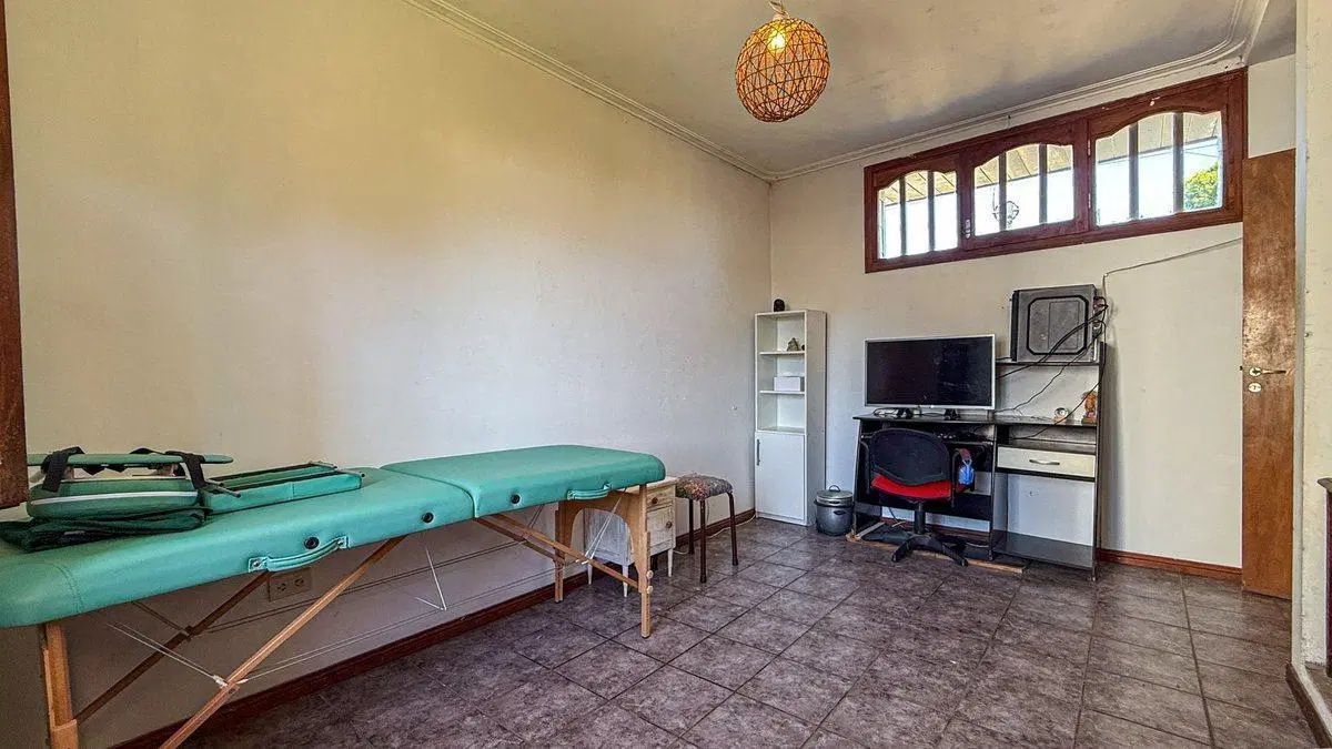 VENTA CASA 4 AMBIENTES CON PARQUE APTA CREDITO 8