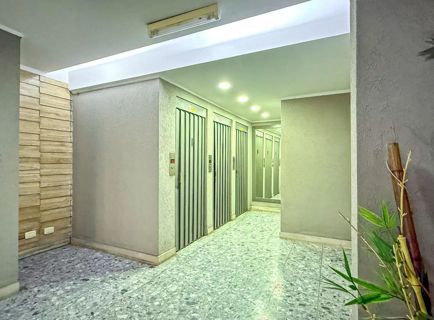 VENTA DE DEPARTAMENTO 3 AMBIENTES PLAZA COLON 5