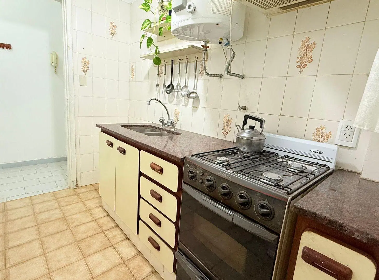 VENTA DE DEPARTAMENTO 3 AMBIENTES PLAZA COLON 4