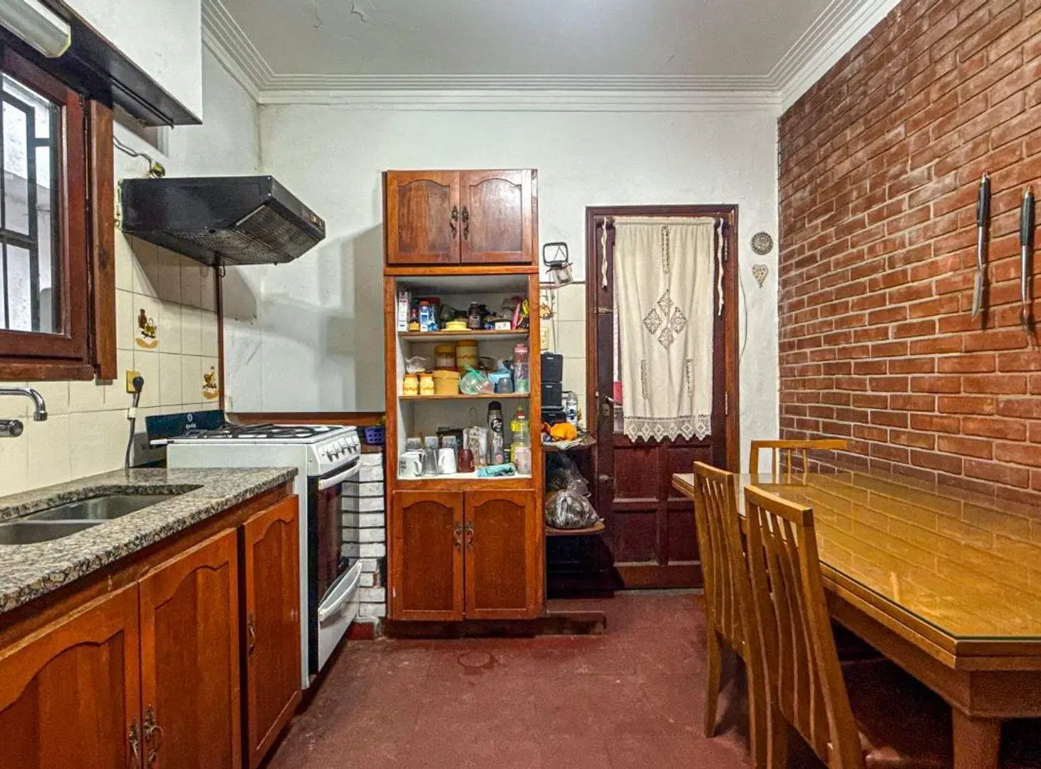 VENTA CASA 4 AMBIENTES APTO CREDITO  CON PARQUE 4