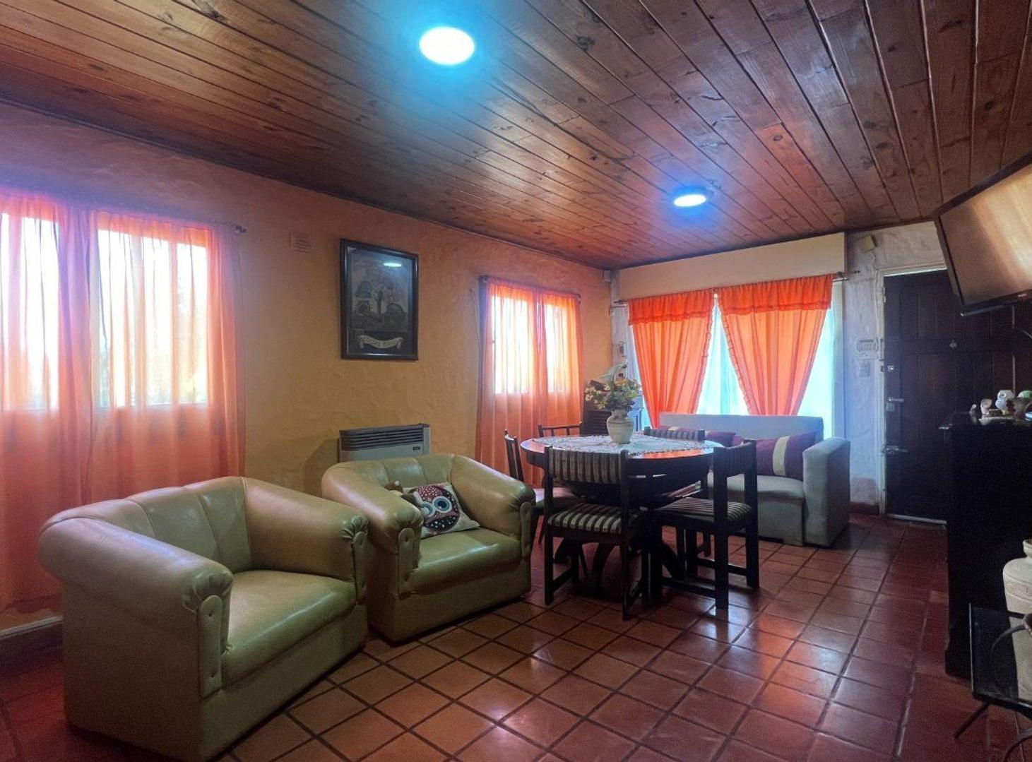 Foto de Venta casa 5 ambientes Camet Norte con parque, imagen 4