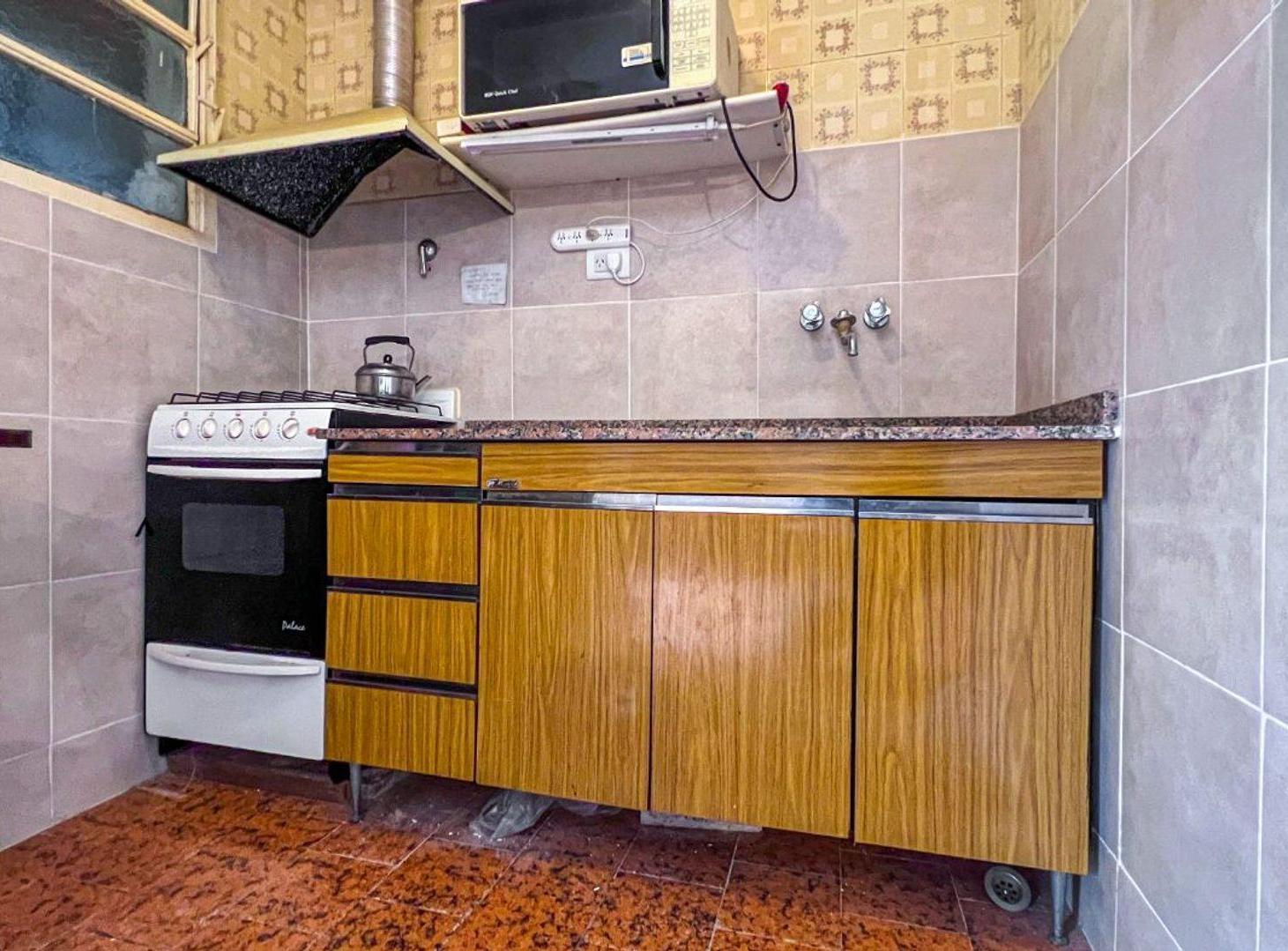 Foto de PH 3 ambientes, con patio y parrilla, centro., imagen 4