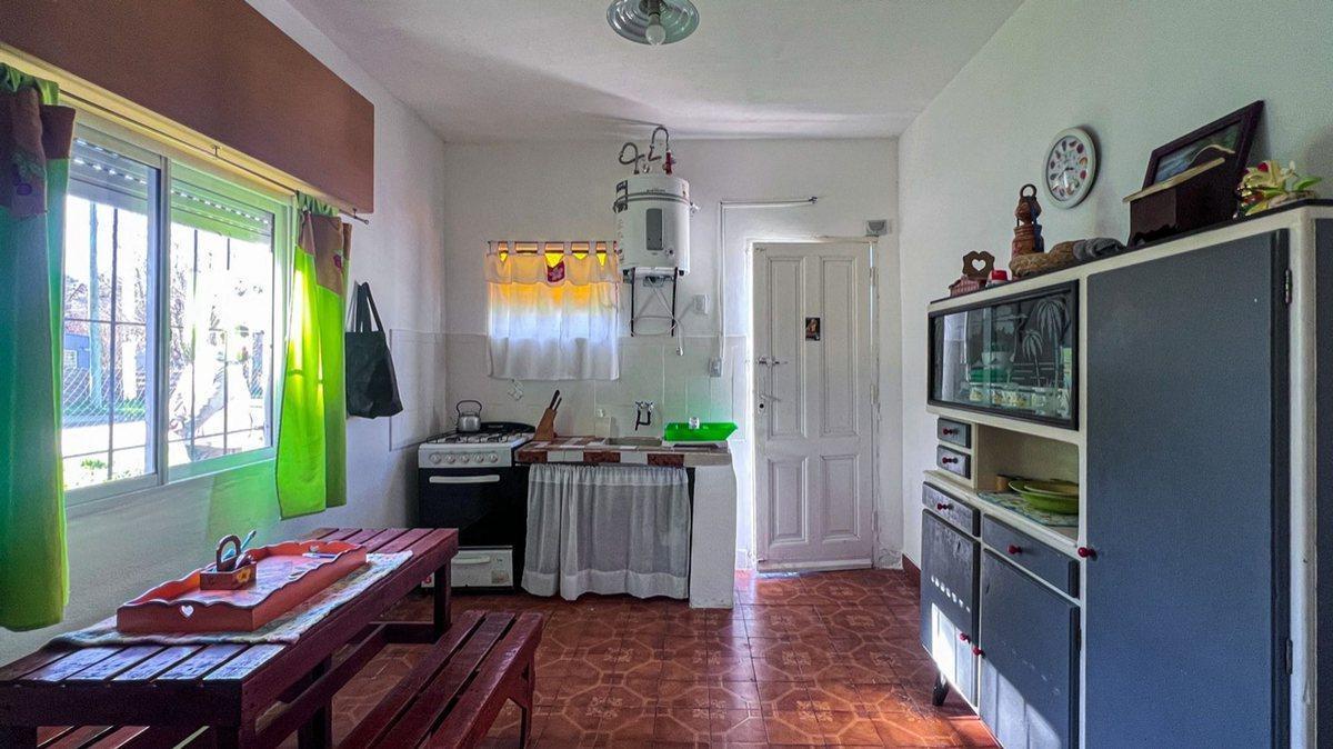 Foto de VENTA DE CASA 3 AMBIENTES CON PARQUE., imagen 3