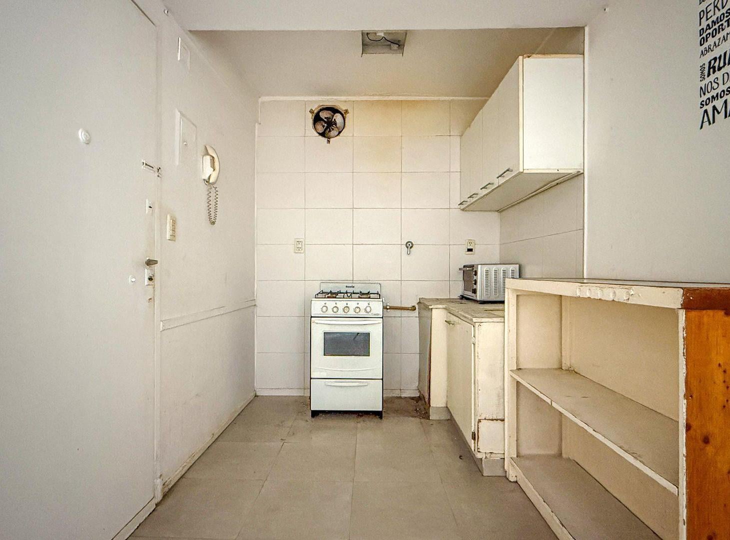 Foto de VENTA DEPARTAMENTO DE 2 AMBIENTES CENTRO, imagen 3