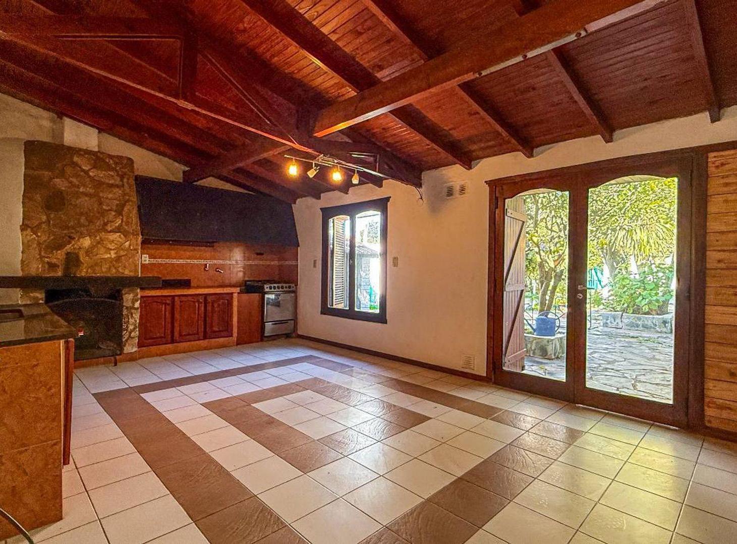 Foto de Venta casa 3 amb + departamento 2 amb Santa Clara, imagen 3
