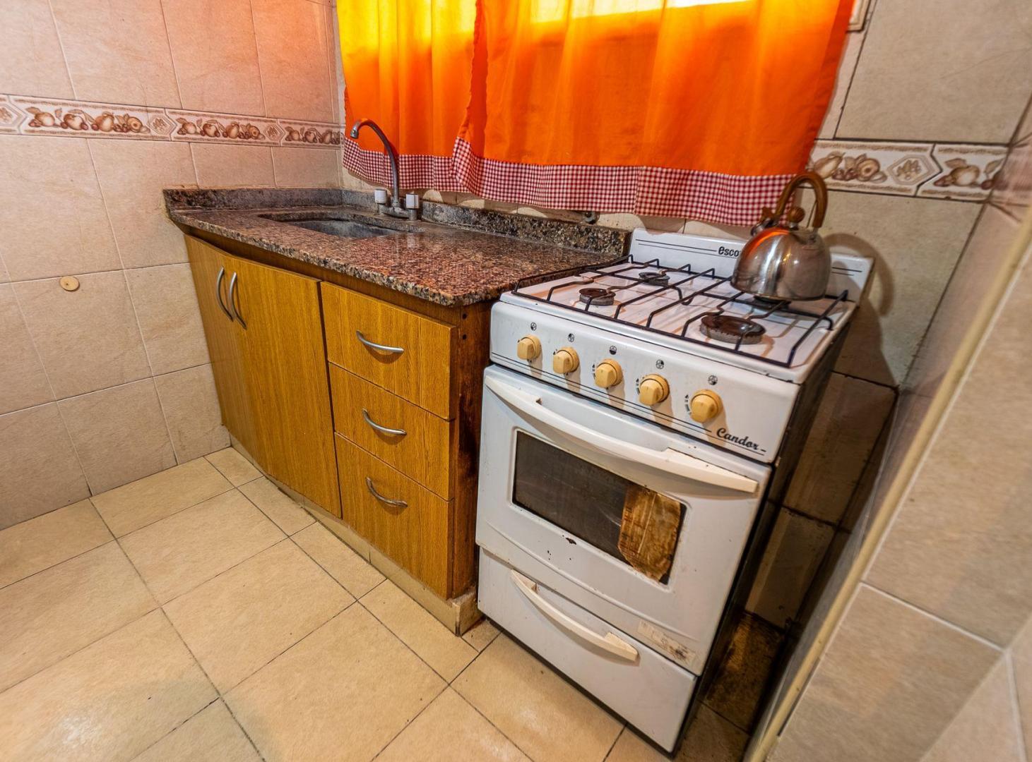 Foto de VENTA DEPARTAMENTO 2 AMBIENTES CENTRO LUMINOSO, imagen 3
