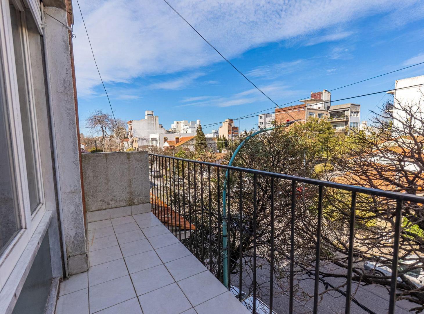 Foto de Venta PH 3 amb. con balcón y parrilla Chauvín, imagen 5