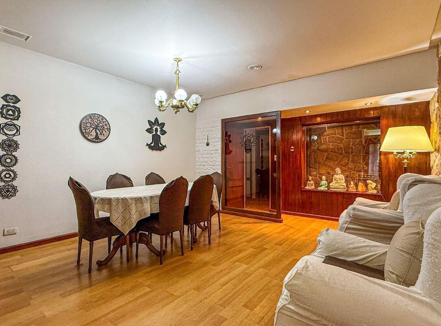 Foto de Venta Casa 6 ambientes Chauvin con cochera, imagen 4
