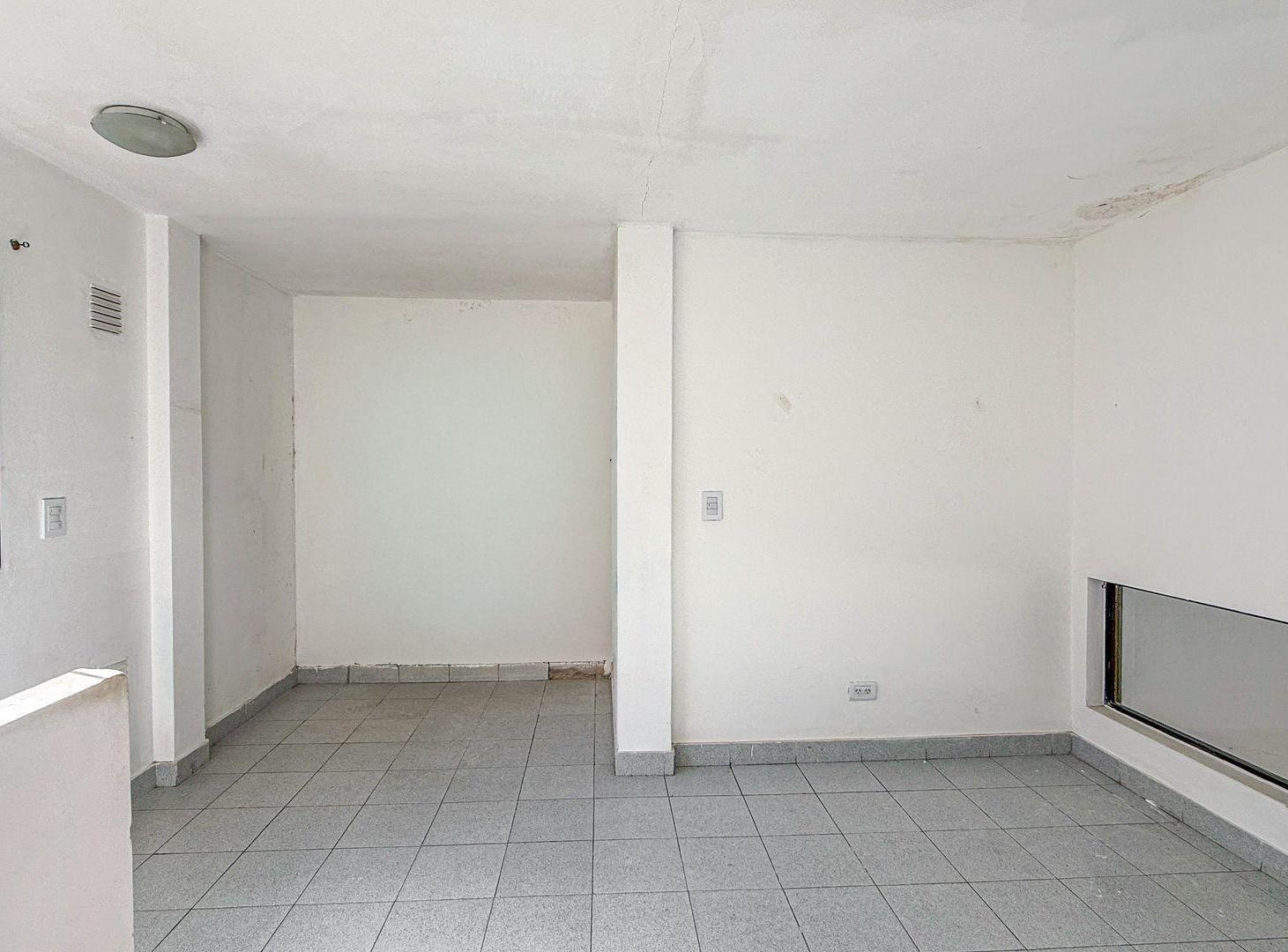 Foto de VENTA BLOCK 6 locales 4 oficinas Barrio San Juan, imagen 4