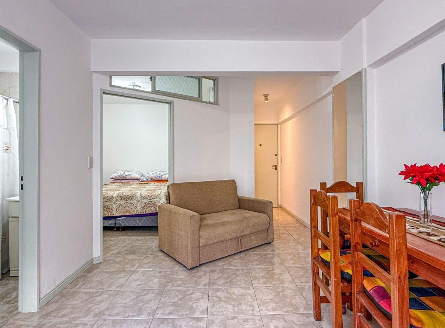 Foto de ALQUILER Departamento 1 Amb Dividido Centro patio, imagen 2