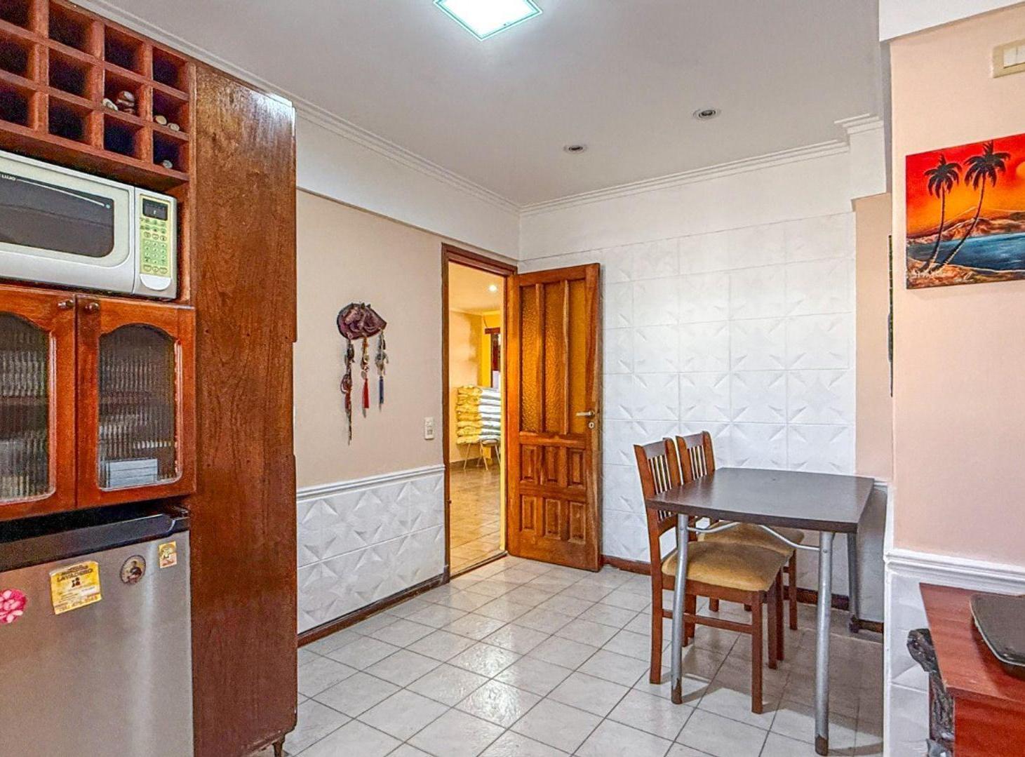 Foto de VENTA CASA 3 AMBIENTES PARQUE LURO QUINCHO PATIO, imagen 2