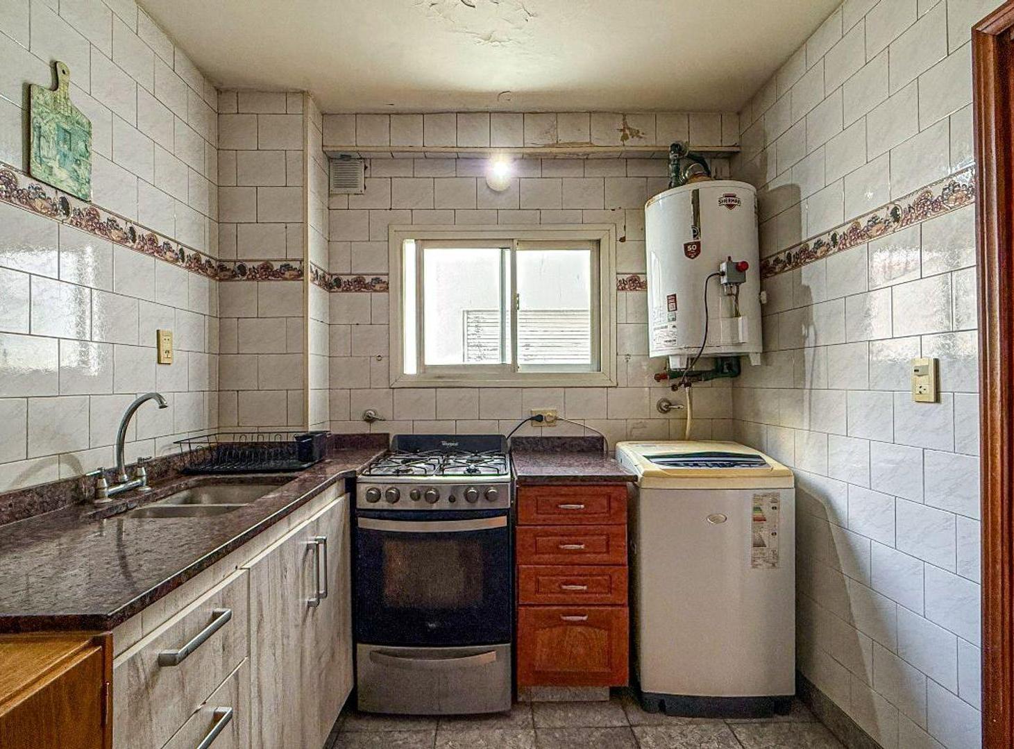 Foto de Venta depto 4 amb Santa Cecilia a la calle cochera, imagen 5