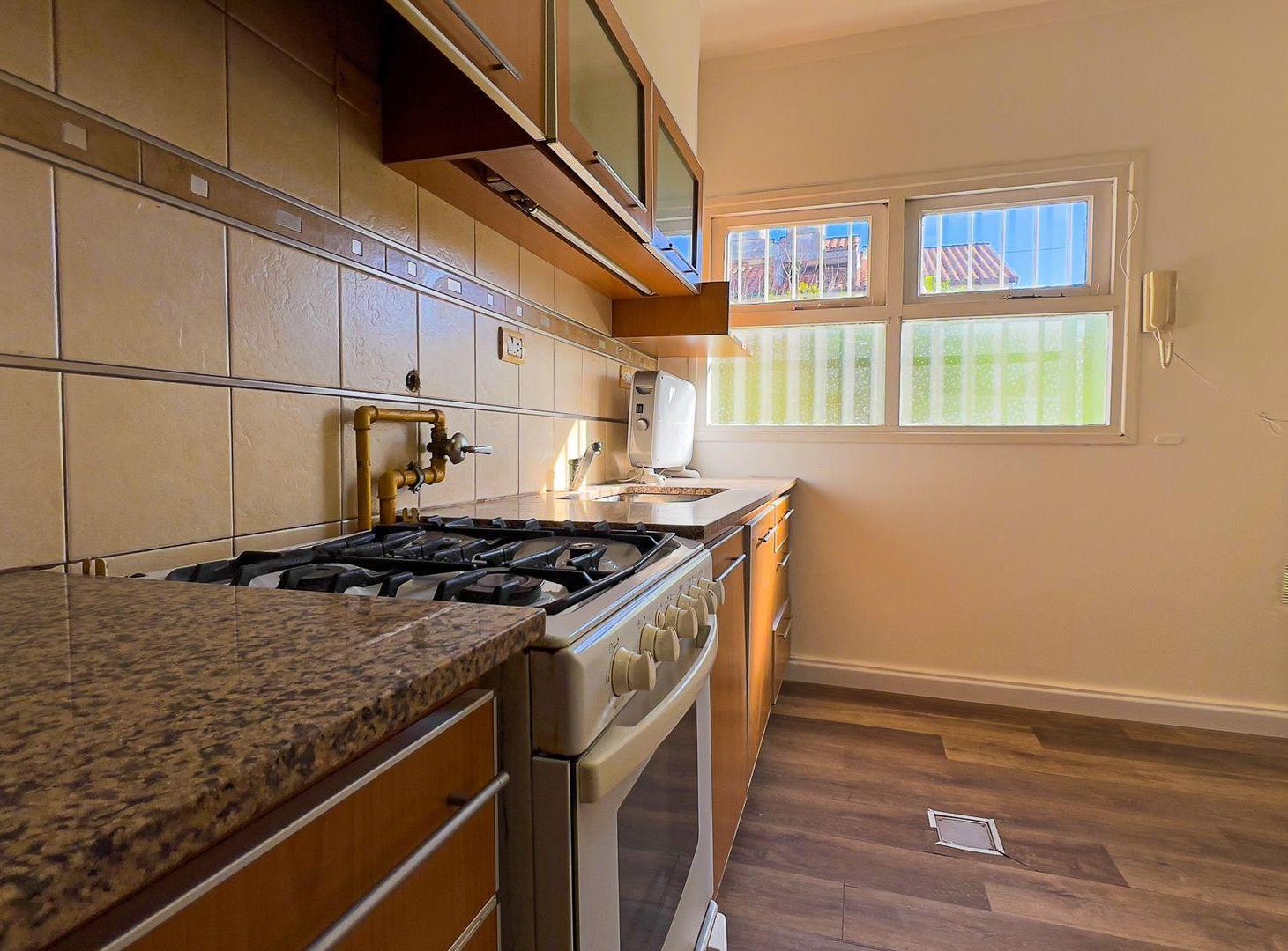 Foto de Venta en Chauvin con balcón, patio y parrilla, imagen 3