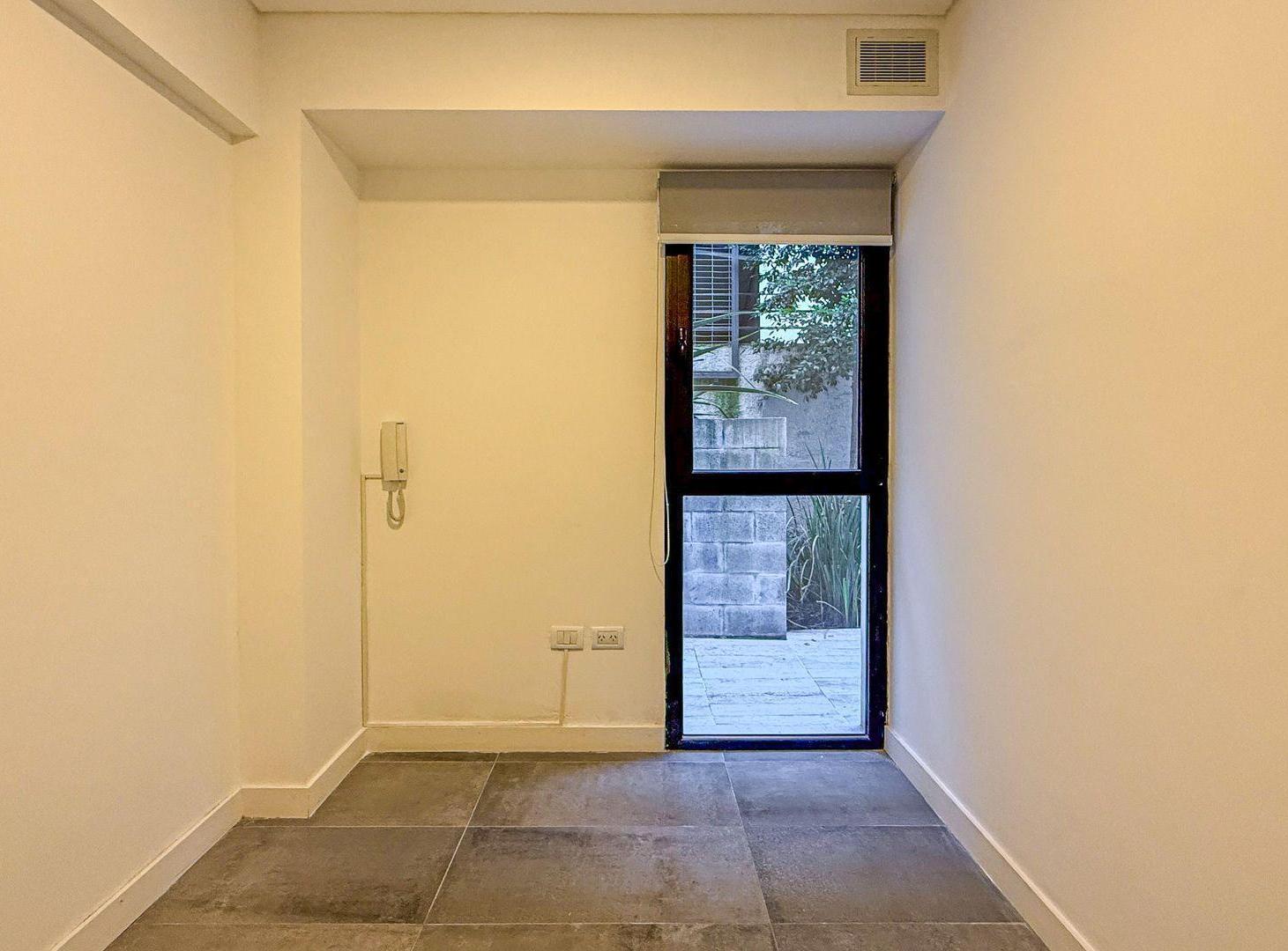 Foto de ALQUILER oficina con patio Villa Primera, imagen 3