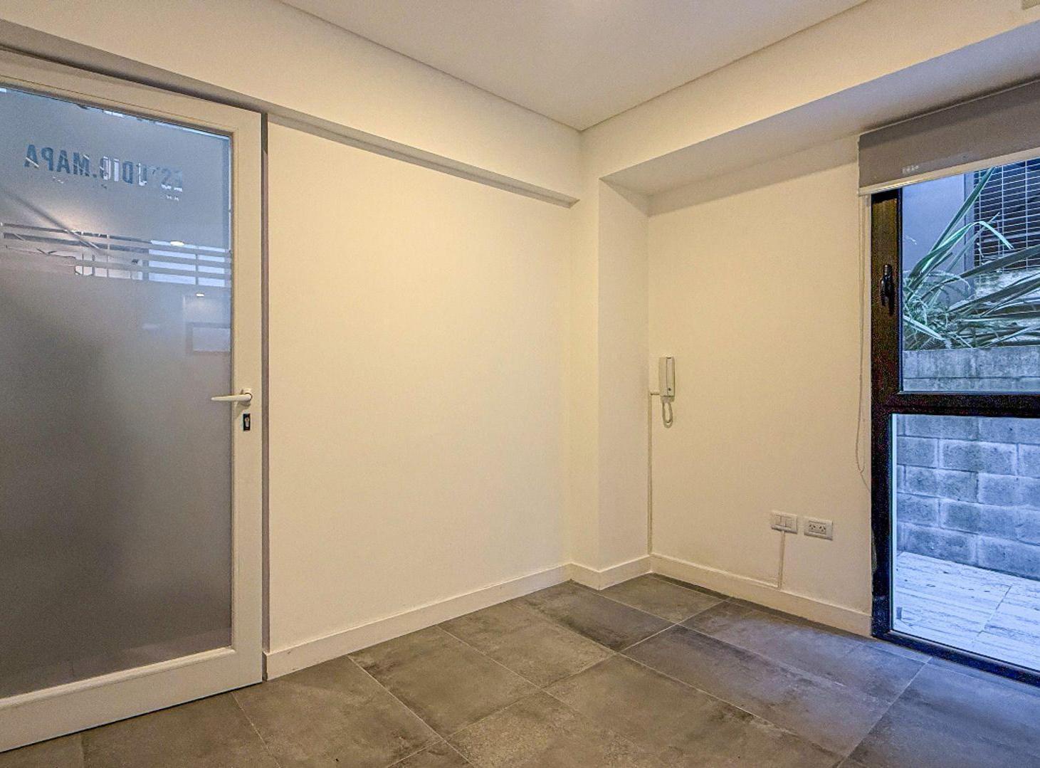 Foto de ALQUILER oficina con patio Villa Primera, imagen 5