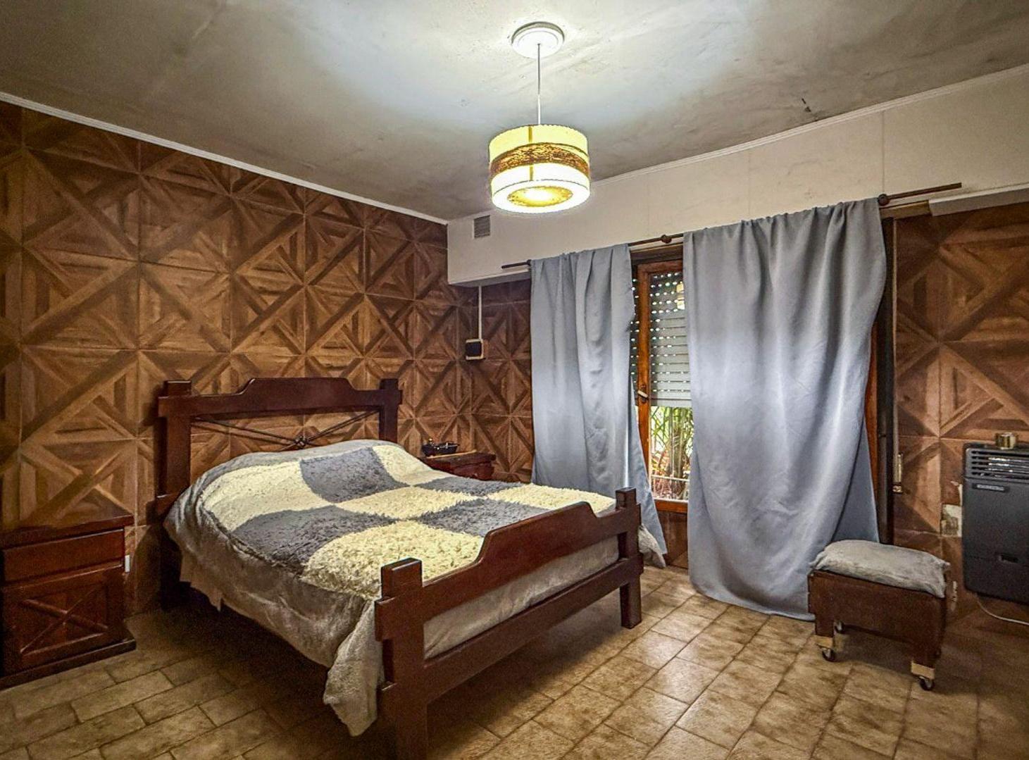 Foto de VENTA CASA 4 AMB + DEPTO Y COCHERA BARRIO MALVINAS, imagen 5