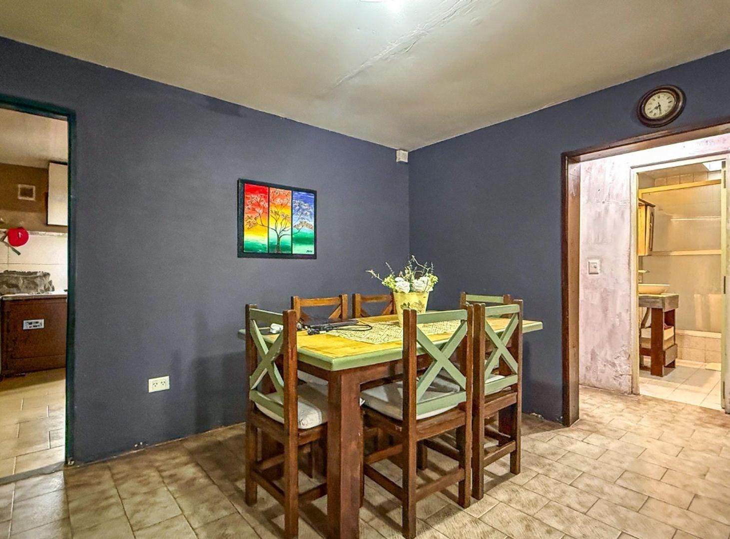 Foto de VENTA CASA 4 AMB + DEPTO Y COCHERA BARRIO MALVINAS, imagen 3