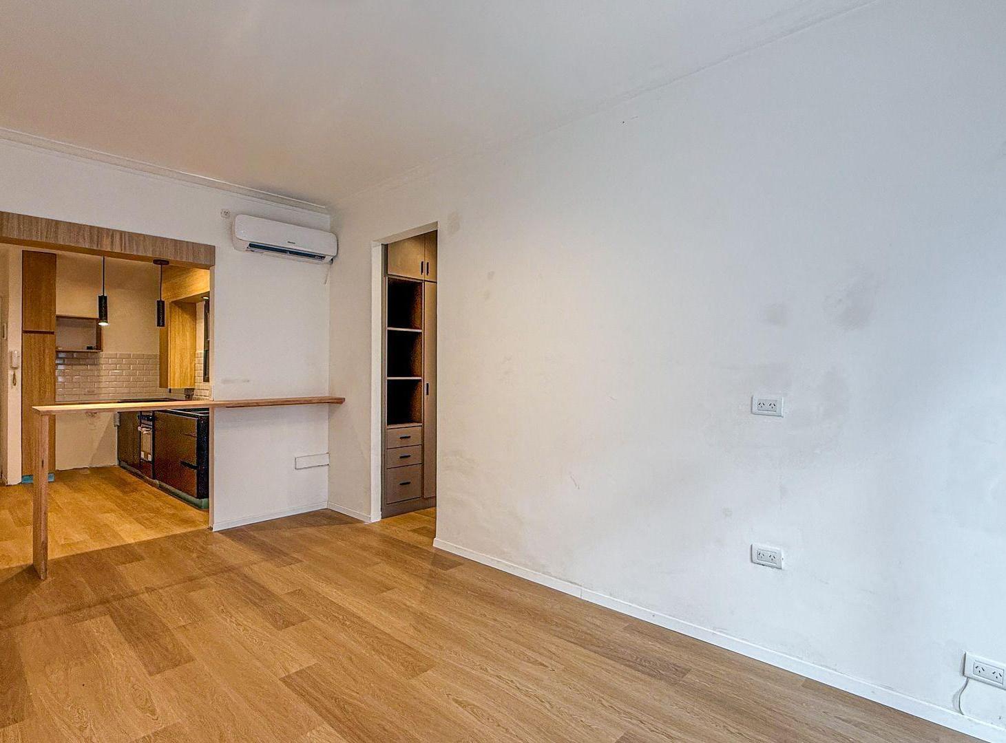 Foto de VENTA DEPTO 2 AMB RECICLADO C/BALCON -GUEMES, imagen 2
