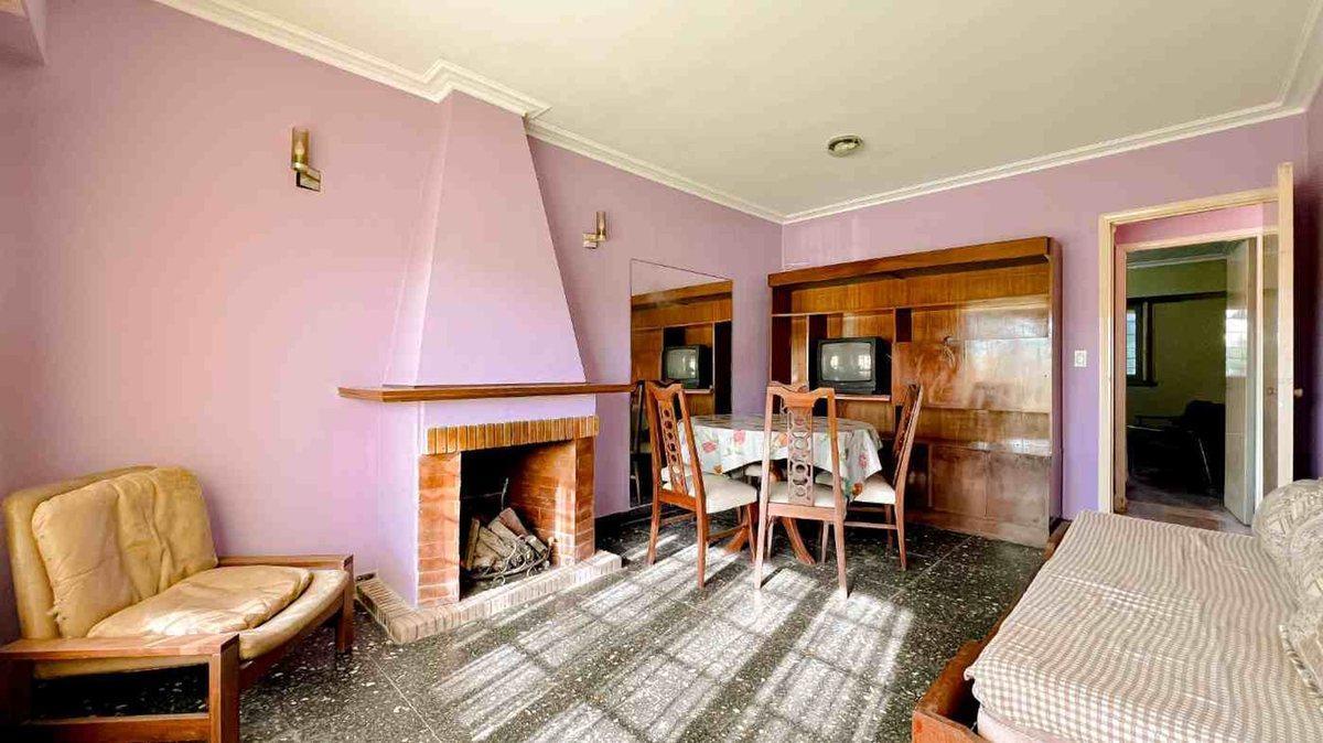 Foto de Venta Chalet sobre dos Lotes Excelente Entorno, imagen 2
