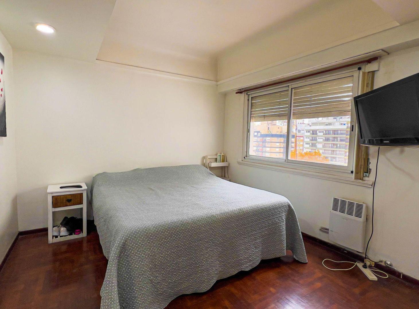 Foto de VENTA DEPARTAMENTO 5 AMBIENTES FRENTE CENTRO, imagen 3