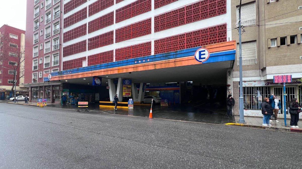 Foto de VENTA COCHERA OPORTUNIDAD CENTRO EDIFCIO NAMUNCURA, imagen 1
