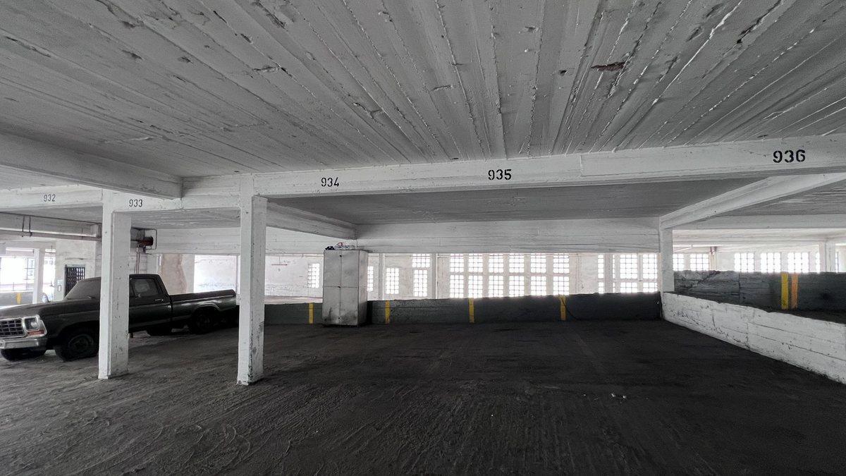 Foto de VENTA COCHERA OPORTUNIDAD CENTRO EDIFCIO NAMUNCURA, imagen 3