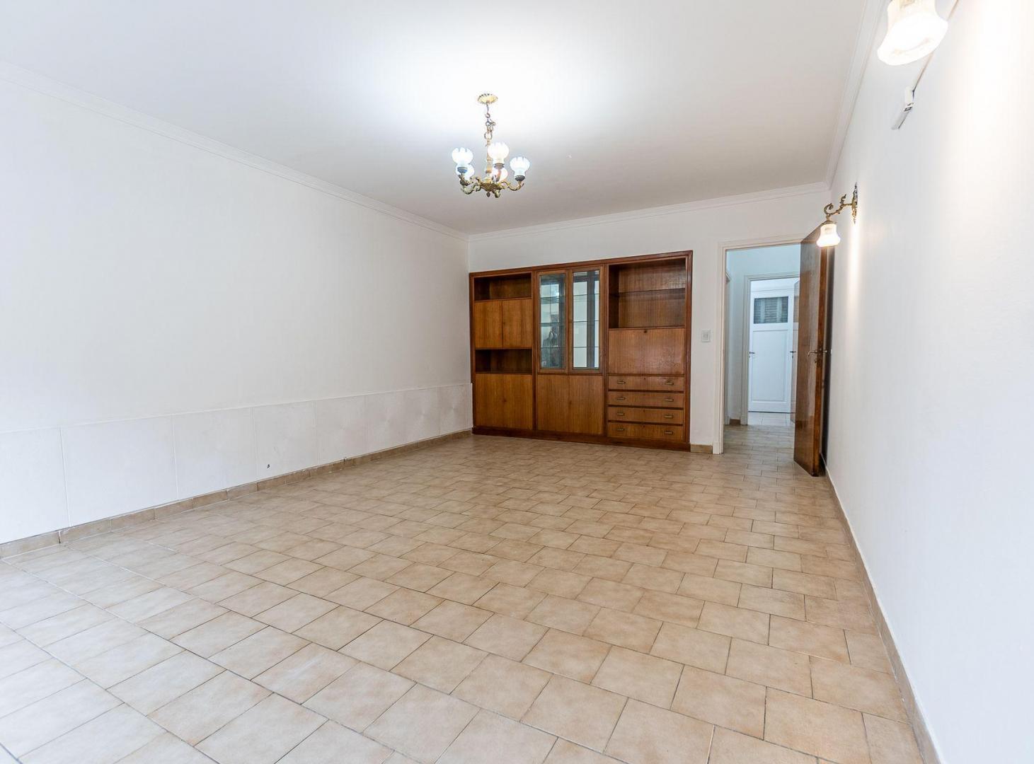 Foto de ALQUILER - Casa en PH 4 ambientes - Chauvin, imagen 1