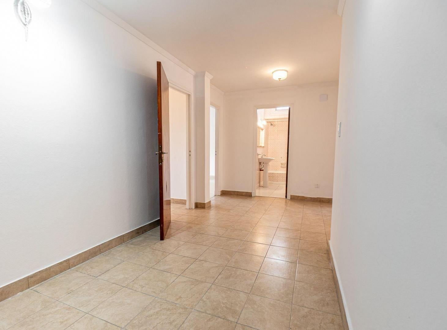 Foto de ALQUILER - Casa en PH 4 ambientes - Chauvin, imagen 3