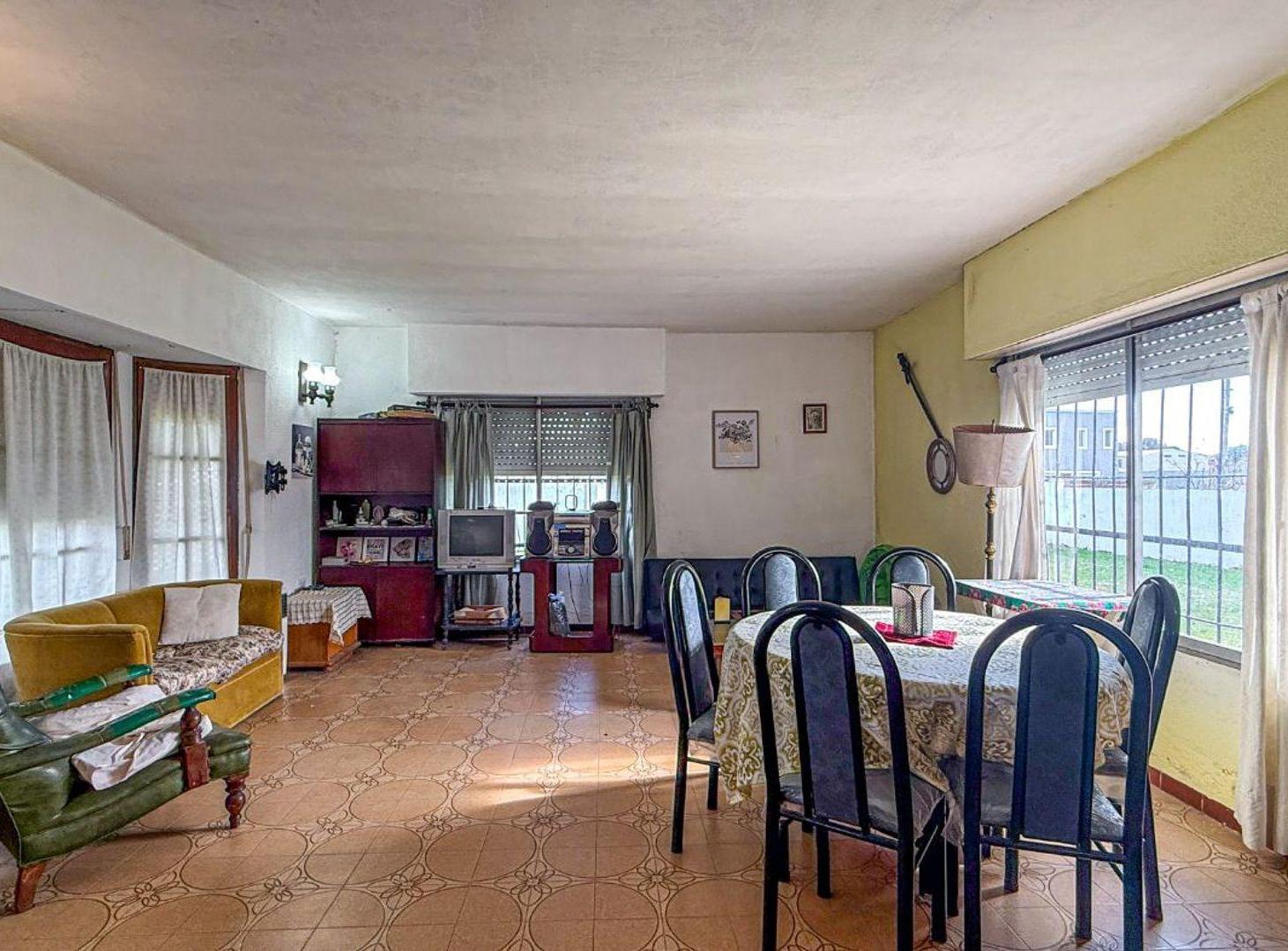 Foto de ALQUILER CASA 4 AMBIENTES CON PARQUE ALFAR, imagen 1