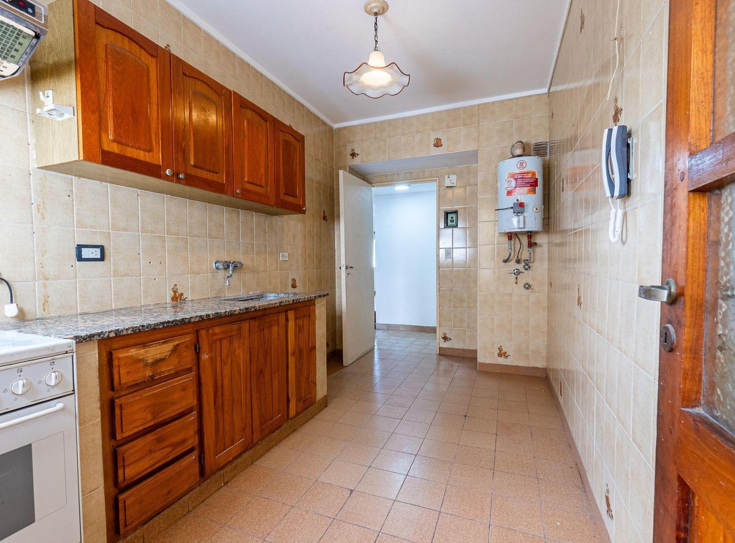 Foto de VENTA DEPARTAMENTO 2 AMB CENTRO 50 METROS LUMINOSO, imagen 2