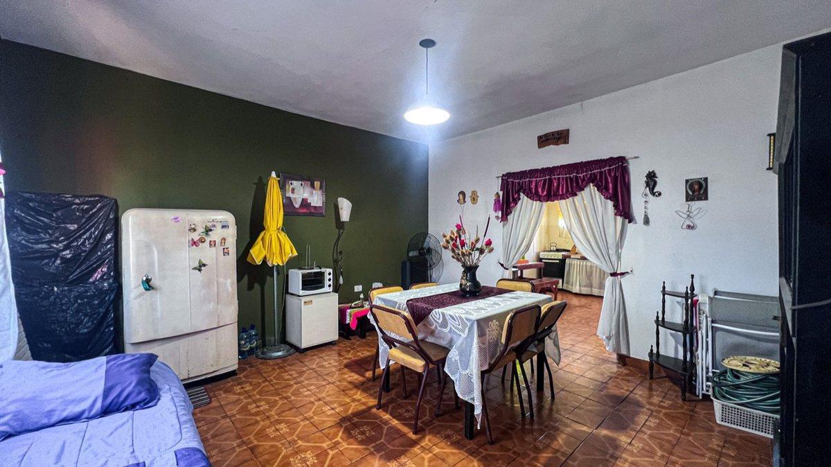 Foto de VENTA DE CASA 3 AMBIENTES CON PARQUE., imagen 2