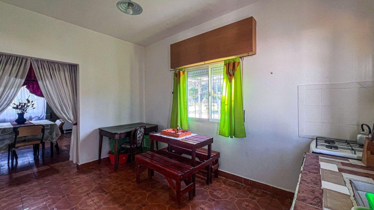 Foto de VENTA DE CASA 3 AMBIENTES CON PARQUE., imagen 5