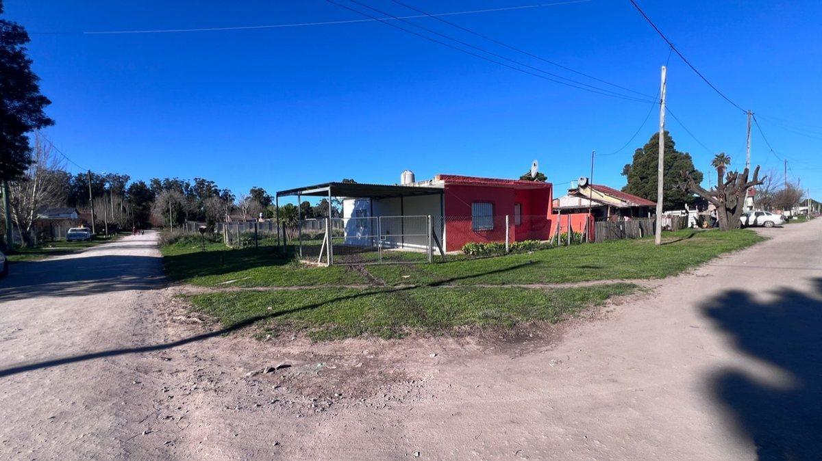 Foto de VENTA DE CASA 3 AMBIENTES CON PARQUE., imagen 1