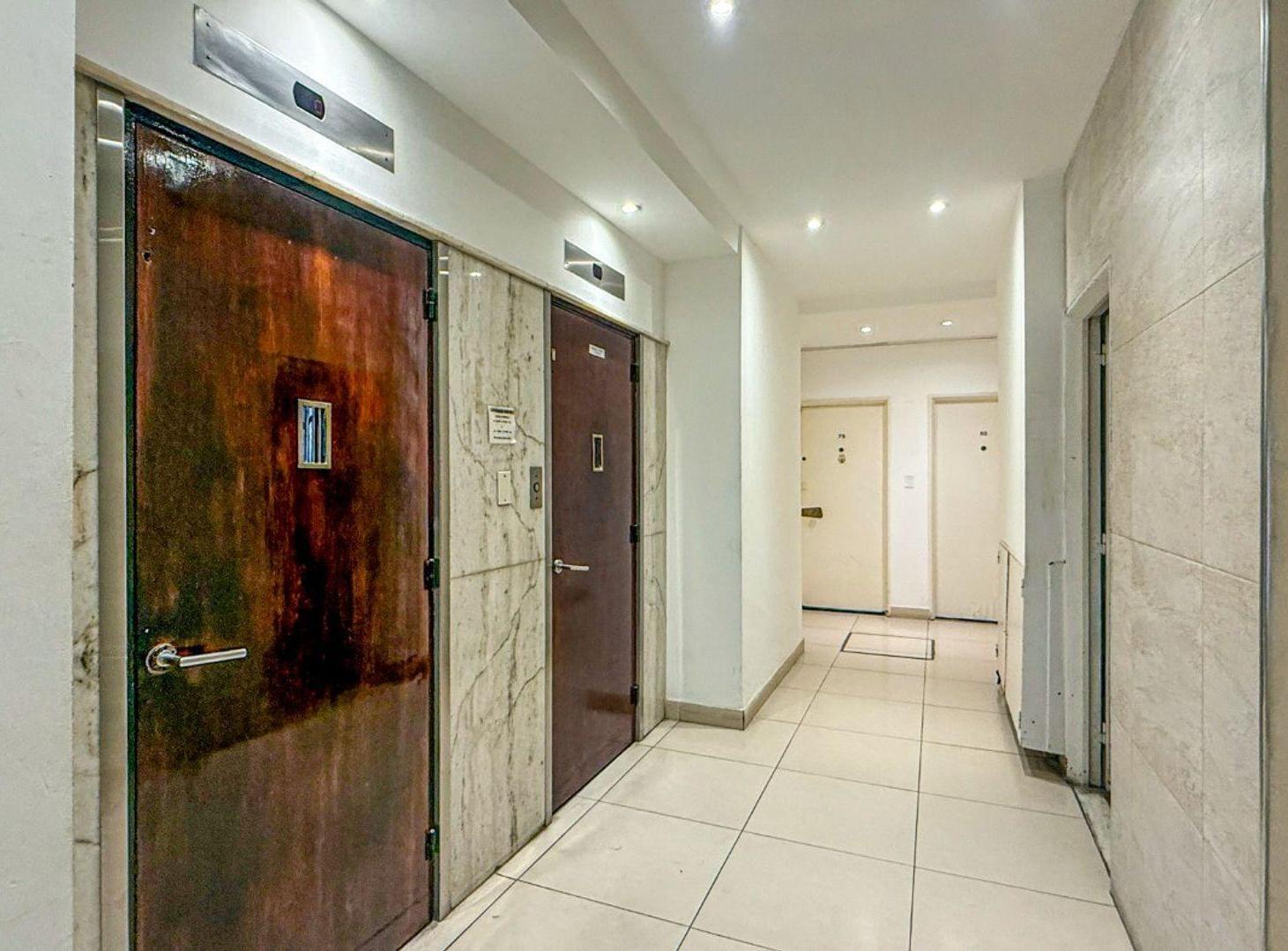 Foto de Venta 2 Amb Centro Av. Colón con lavadero Luminoso, imagen 5