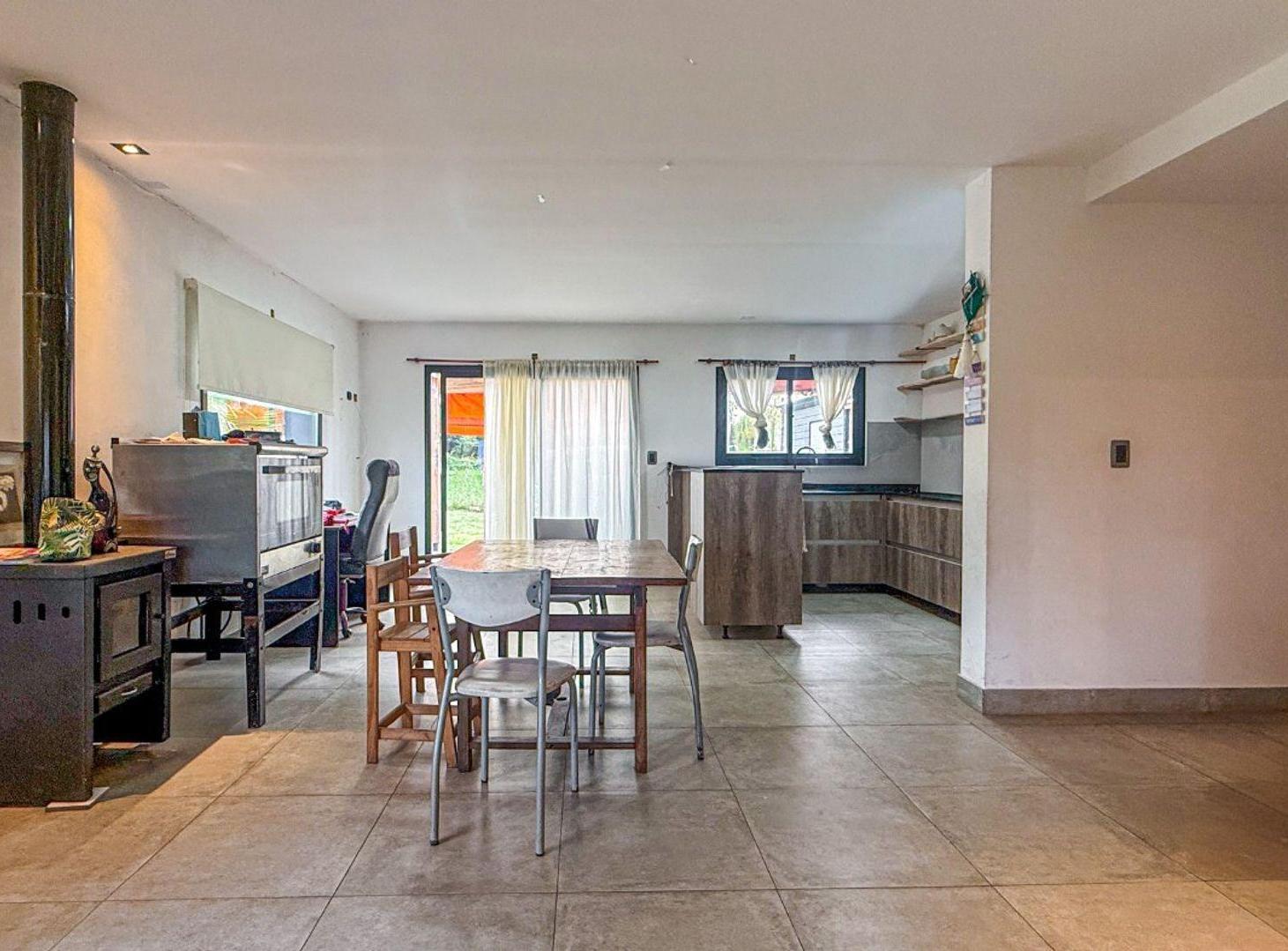 Foto de VENTA CASA 4 AMBIENTES CAMET NORTE ESQUINA PARQUE, imagen 1