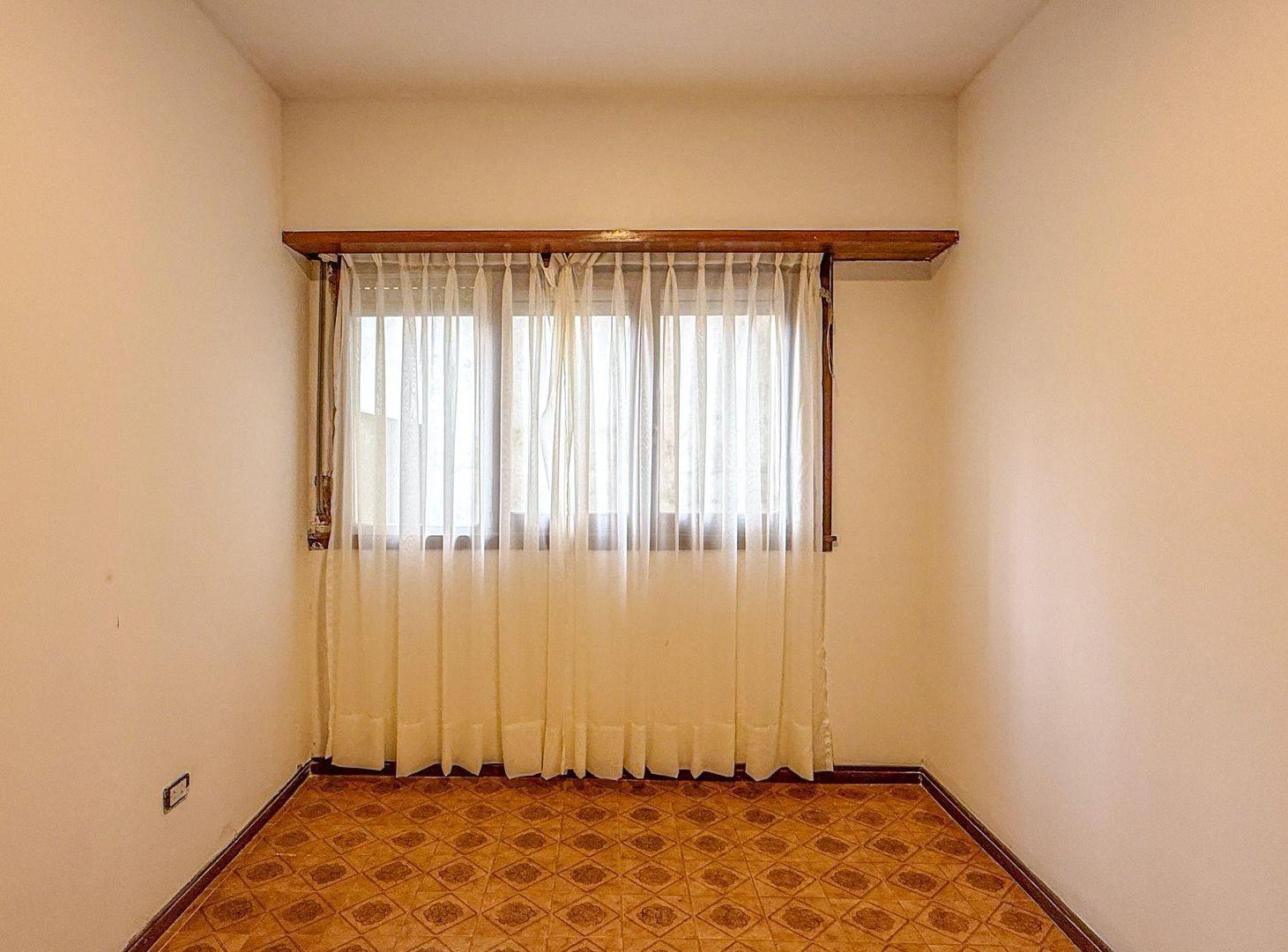 Foto de VENTA DEPTO 3 AMB GUEMES AL FRENTE BALCON, imagen 5