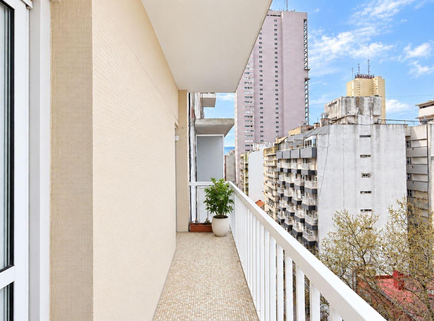 Foto de VENTA DEPTO 2 AMB C/ BALCON VISTA AL MAR GUEMES, imagen 2