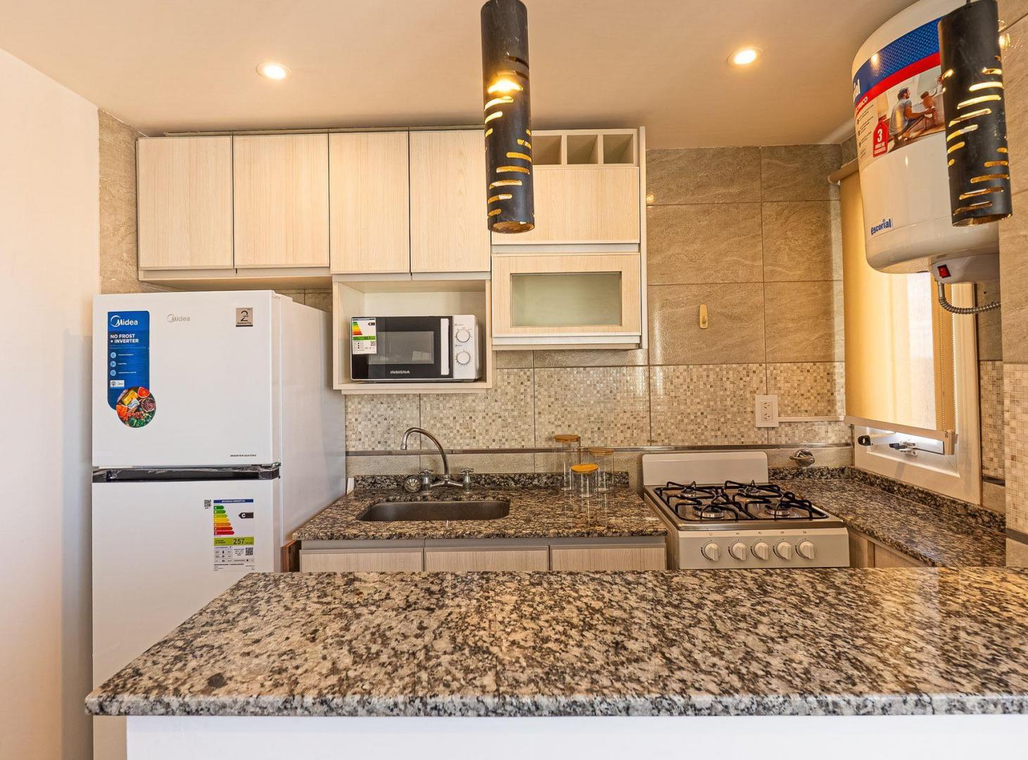 Foto de VENTA - Monoambiente reciclado centro vista al mar, imagen 1