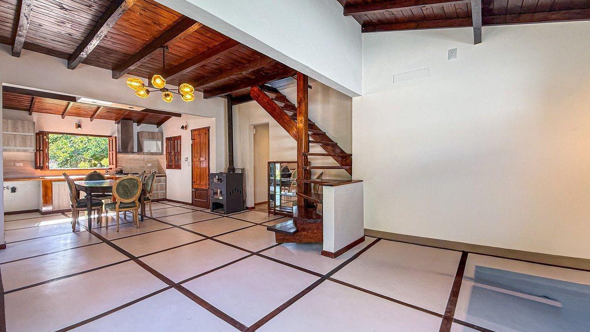 Foto de CASA 3 AMB, RESERVA FORESTAL ATLANTIDA CON QUINCHO, imagen 1