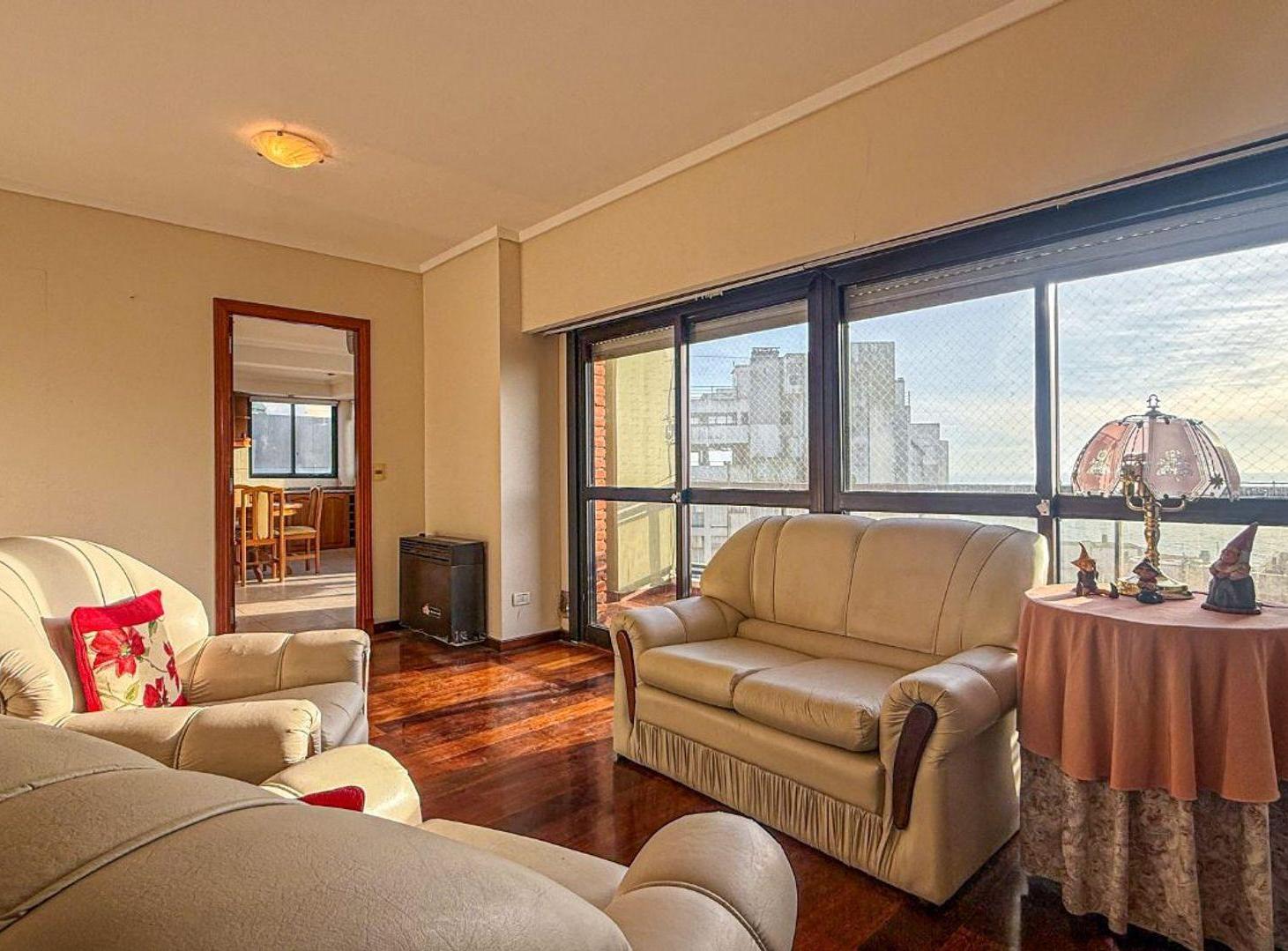Foto de VENTA TRÍPLEX STELLA MARIS FRENTE AL MAR COCHERA, imagen 2