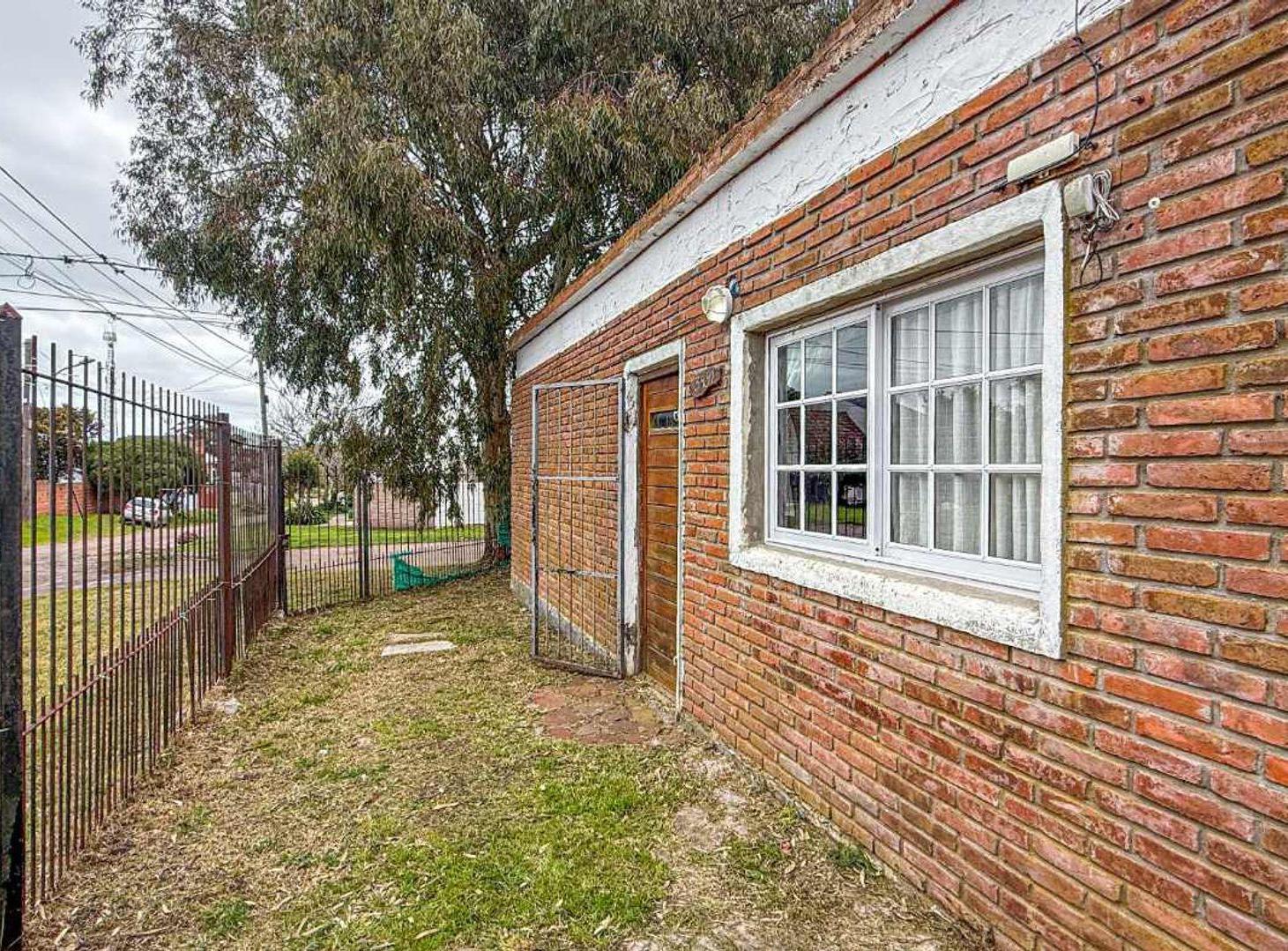 Foto de VENTA CASA 3 AMBIENTES A RECICLAR FARO NORTE, imagen 2