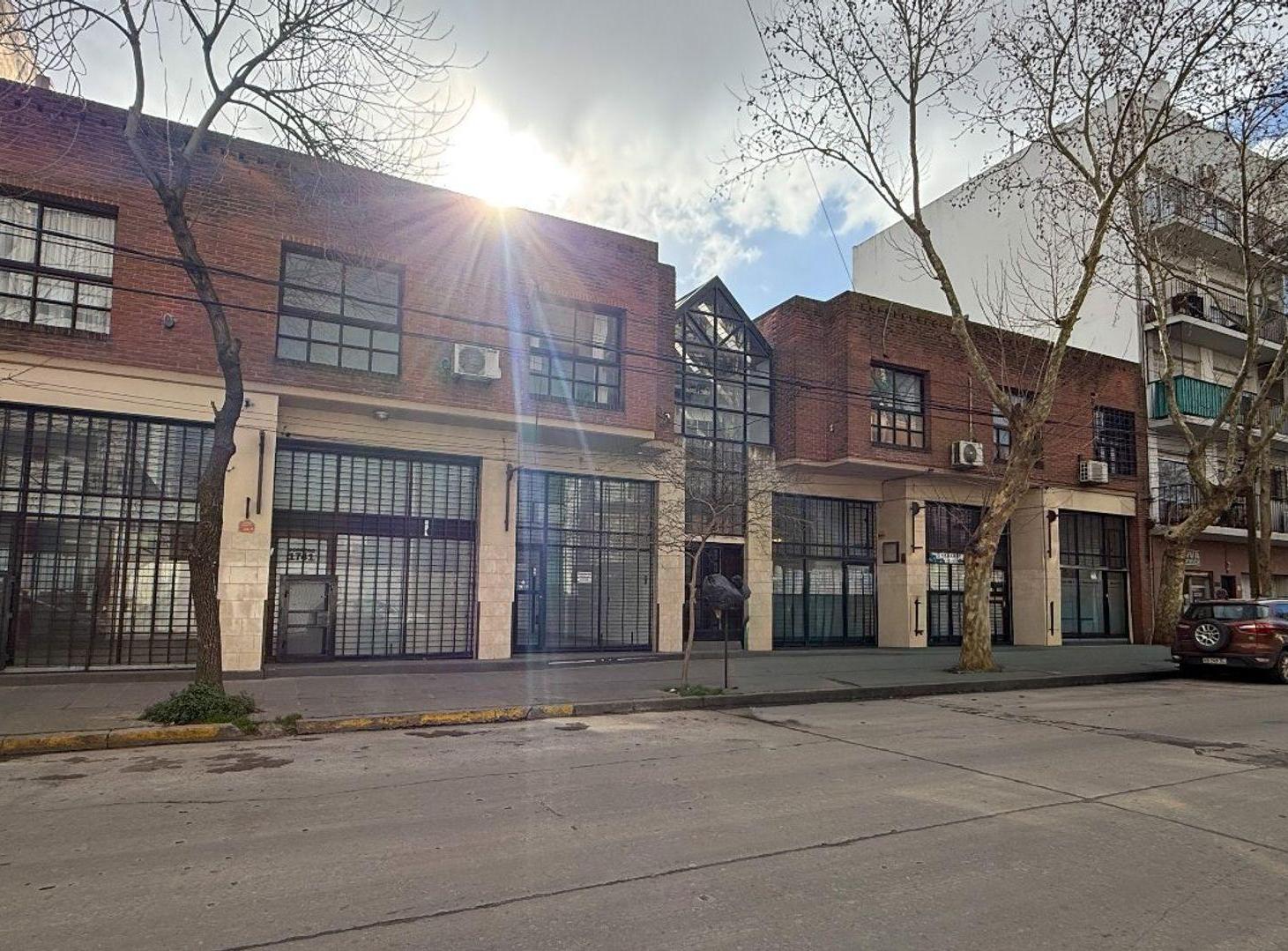 Foto de VENTA BLOCK 6 locales 4 oficinas Barrio San Juan, imagen 1