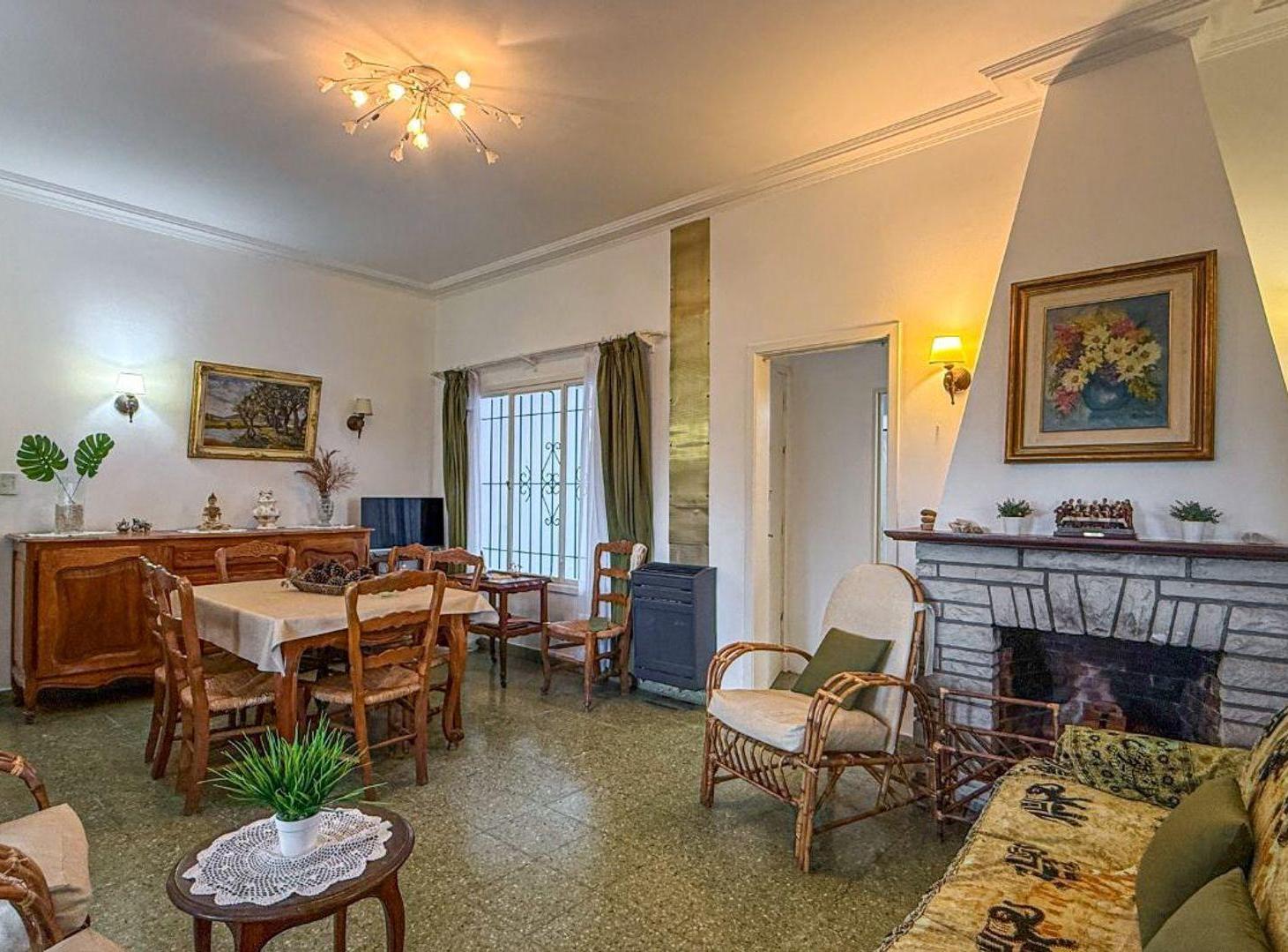 Foto de VENTA CASA DE 4 AMBIENTES CON QUINCHO MAR DEL PLA, imagen 4