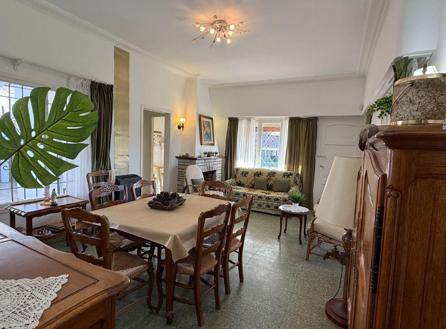 Foto de VENTA CASA DE 4 AMBIENTES CON QUINCHO MAR DEL PLA, imagen 2
