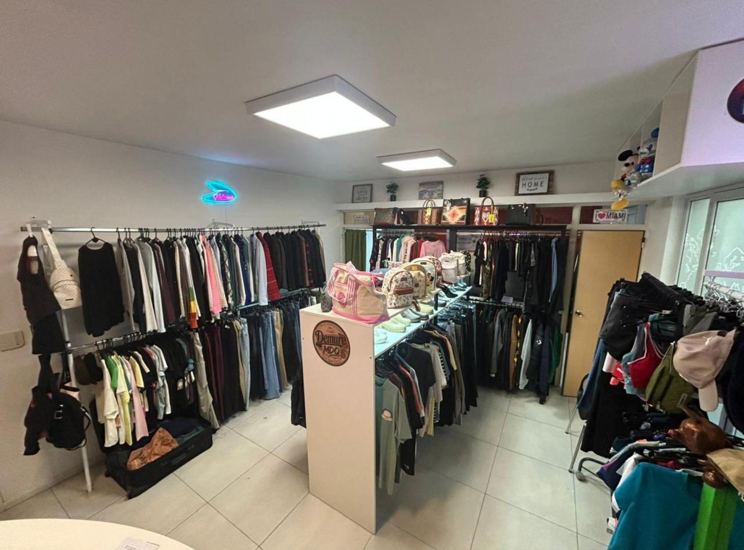 Foto de VENTA 2 OFICINAS GALERIA SACOA OPORTUNIDAD, imagen 2