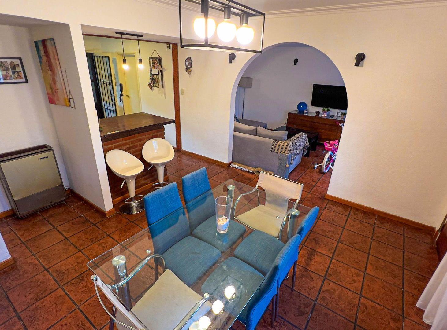 Foto de VENTA CASA 4 AMBIENTES CON PATIO BARRIO CAISAMAR., imagen 4